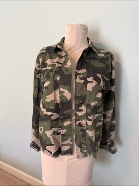 Camouflage Button-Up Utility Jacket - Green & Tan